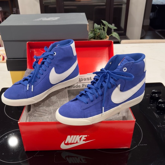 Nike Blazer size 10 Stranger Things. Brand new in the box. - Picture 8 of 9